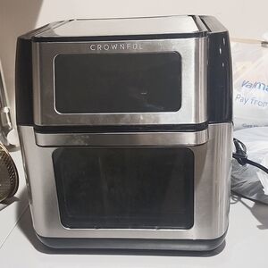 Flight attendant living MN. Only used it for 6 months. VERY GOOD CONDITION.